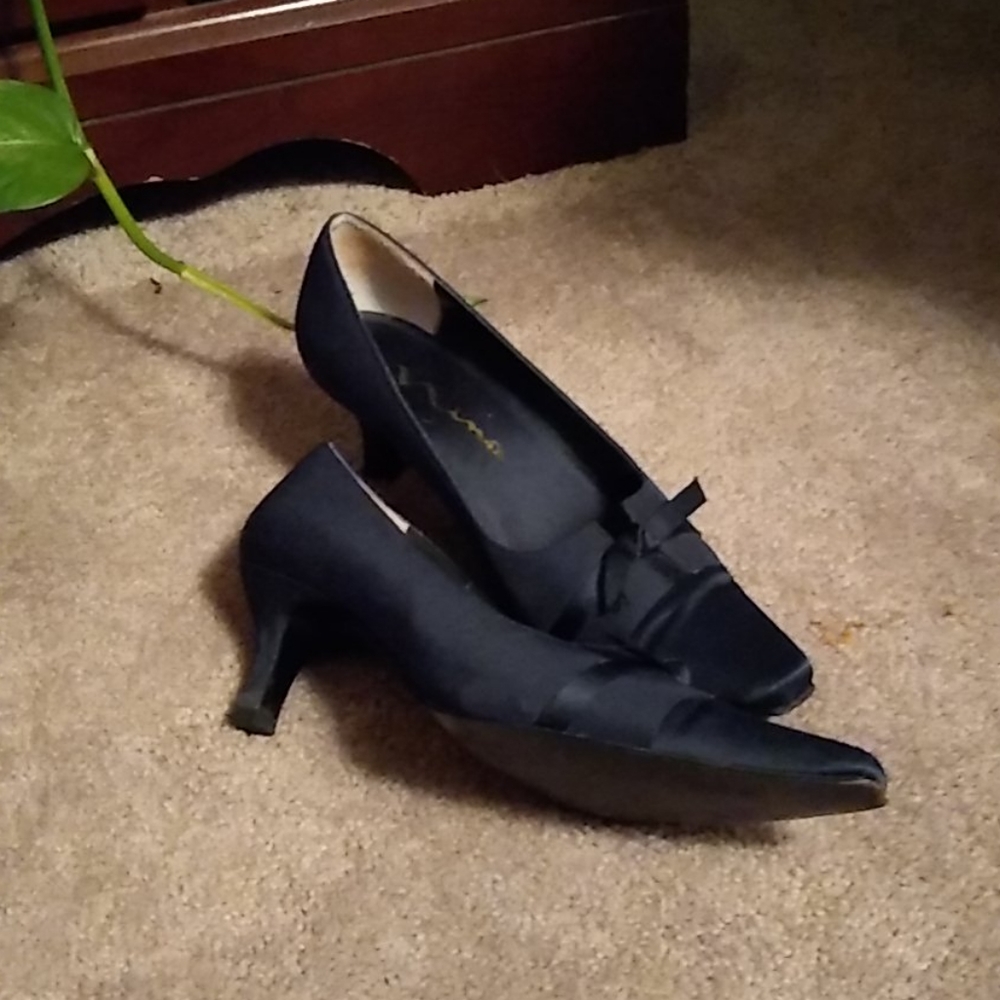 Gently used Nina shoes